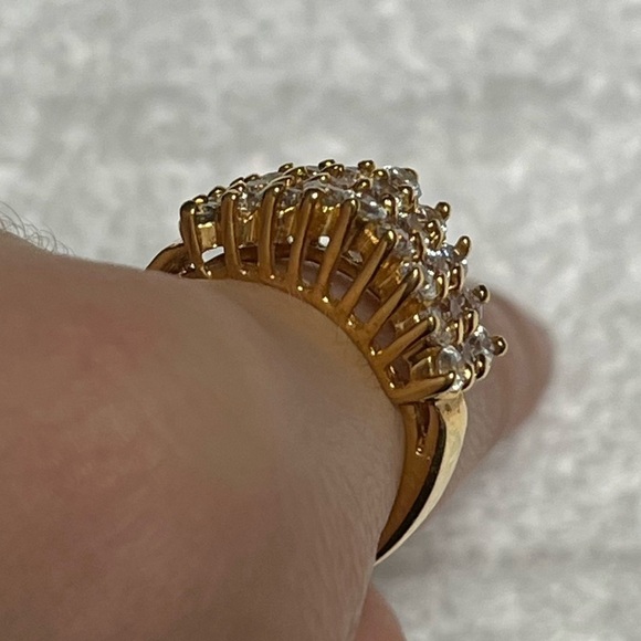 Gold tone ring - Picture 5 of 6